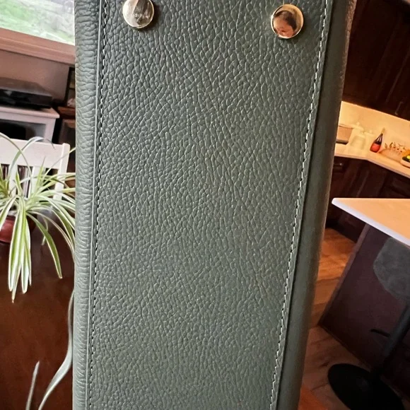 Quince Triple Compartment Italian Leather bag - Picture 11 of 12